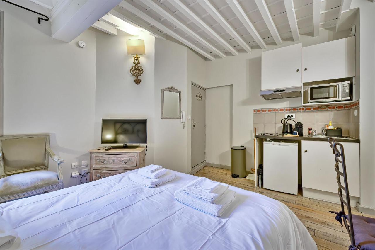 Au Coeur Des Papes, Dans Batisse De Charme Studios & Appartements En Coeur De Ville Avignon Exterior photo
