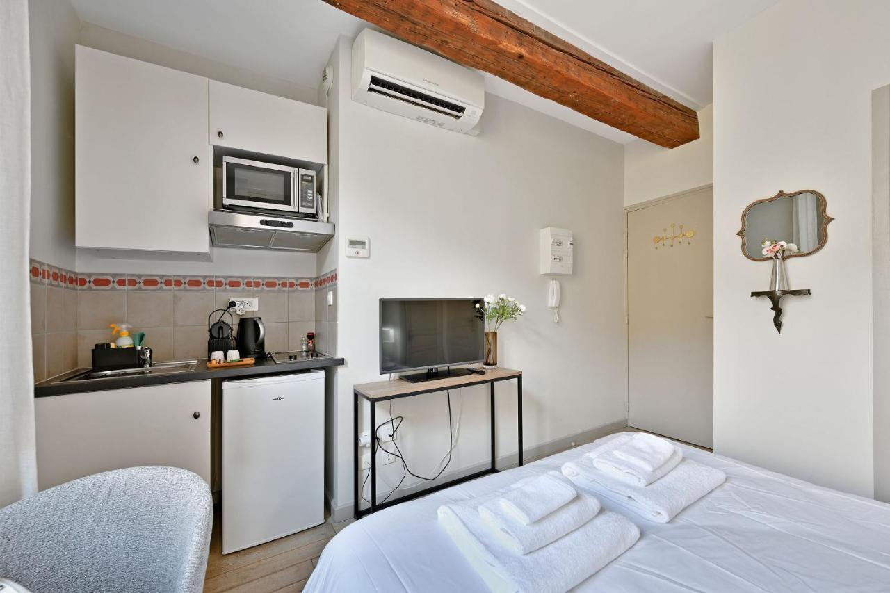 Au Coeur Des Papes, Dans Batisse De Charme Studios & Appartements En Coeur De Ville Avignon Exterior photo
