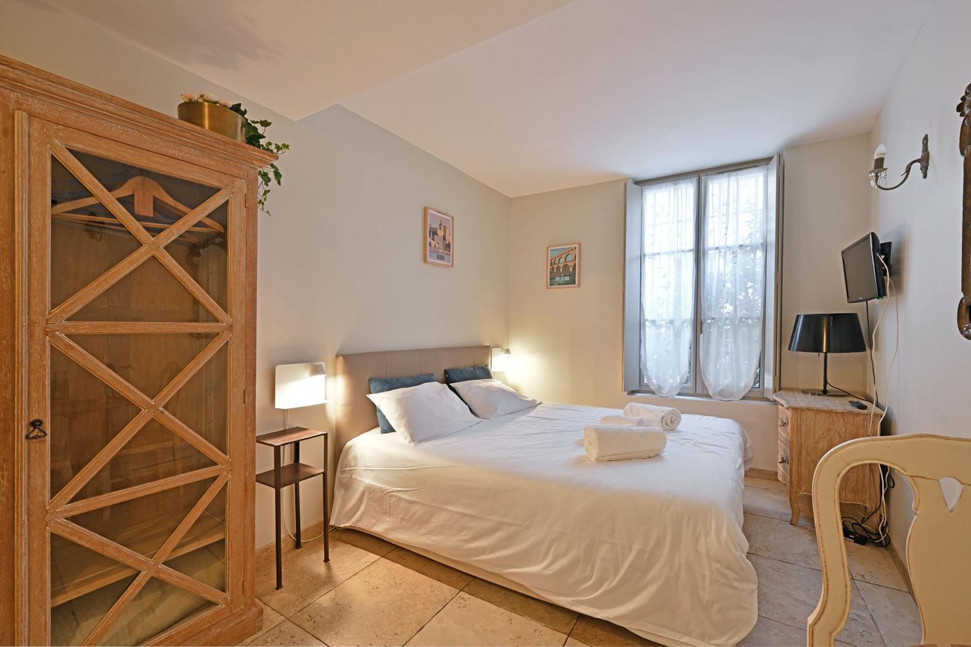 Au Coeur Des Papes, Dans Batisse De Charme Studios & Appartements En Coeur De Ville Avignon Exterior photo
