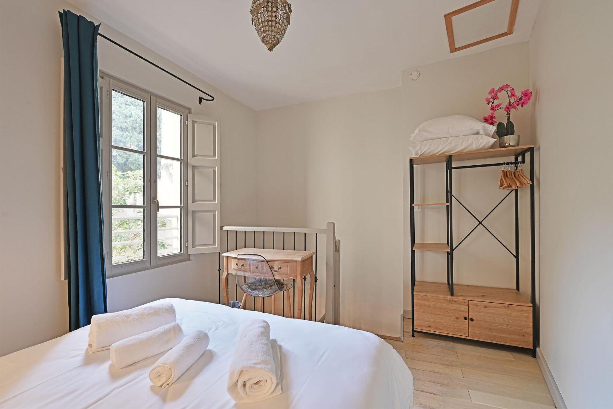 Au Coeur Des Papes, Dans Batisse De Charme Studios & Appartements En Coeur De Ville Avignon Exterior photo